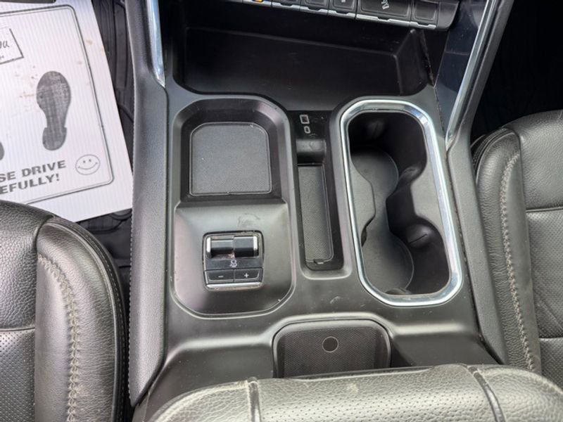 Used 2024 GMC Sierra 3500 Denali w/ Denali Reserve Package image 12