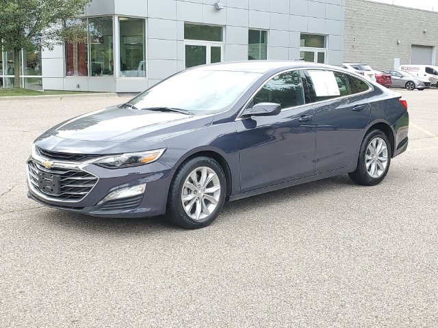 Used 2025 Chevrolet Malibu LT FWD image 2