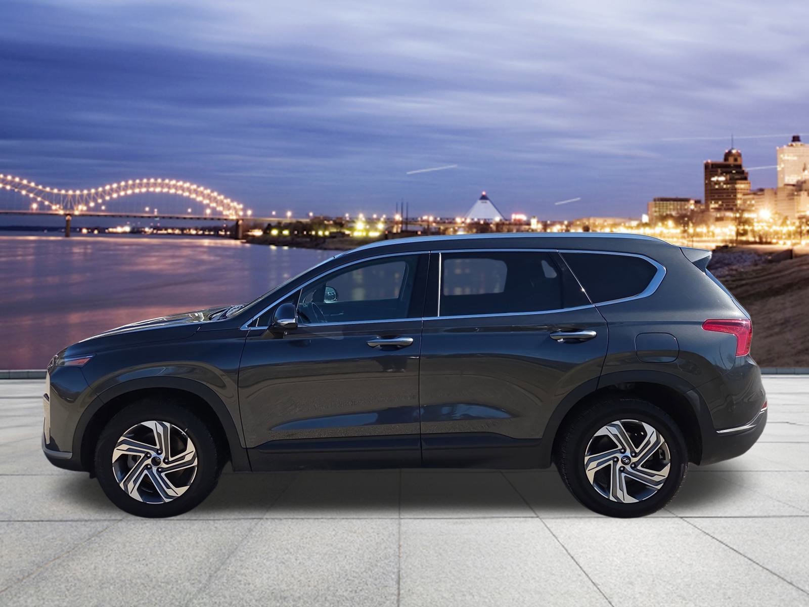 Used 2023 Hyundai Santa Fe SEL image 2