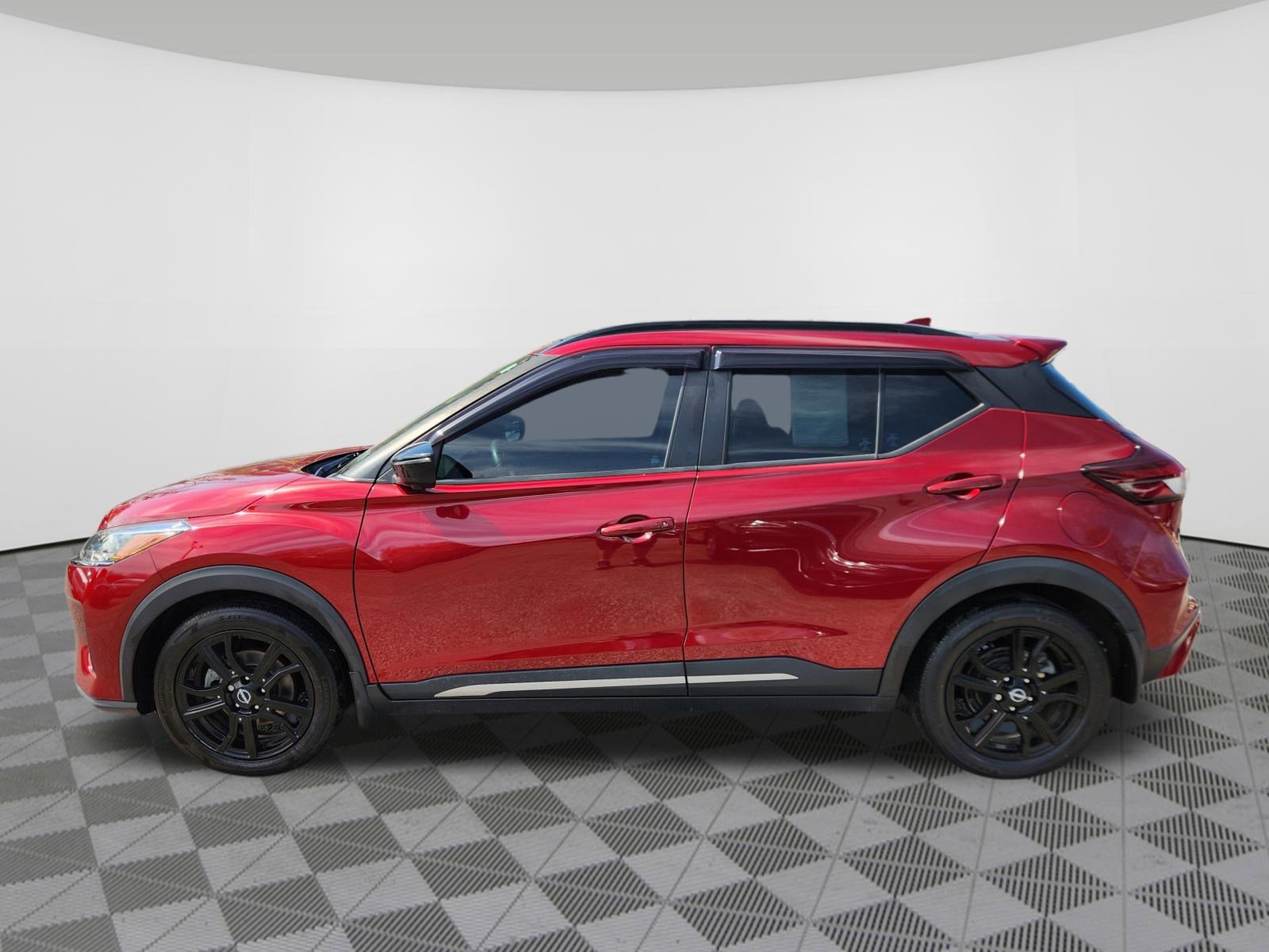 Used 2022 Nissan Kicks SR w/ Premium Package image 5