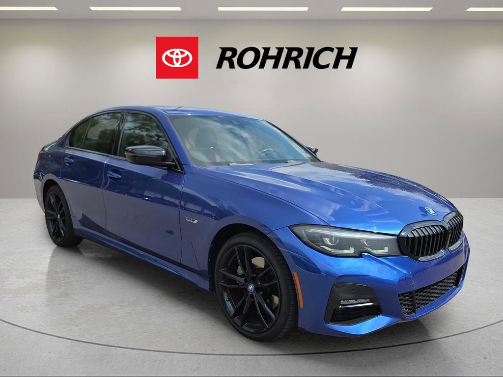 Used 2022 BMW 330e xDrive w/ M Sport Package image 3