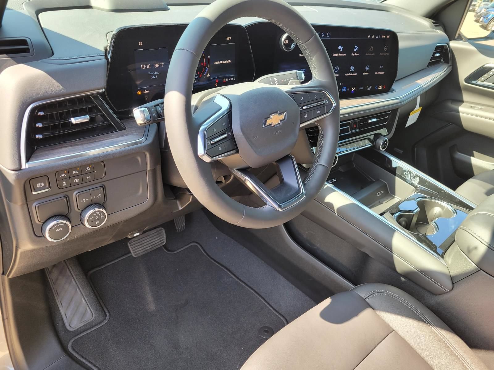 New 2026 Chevrolet Suburban LT w/ Comfort Package RWD image 18