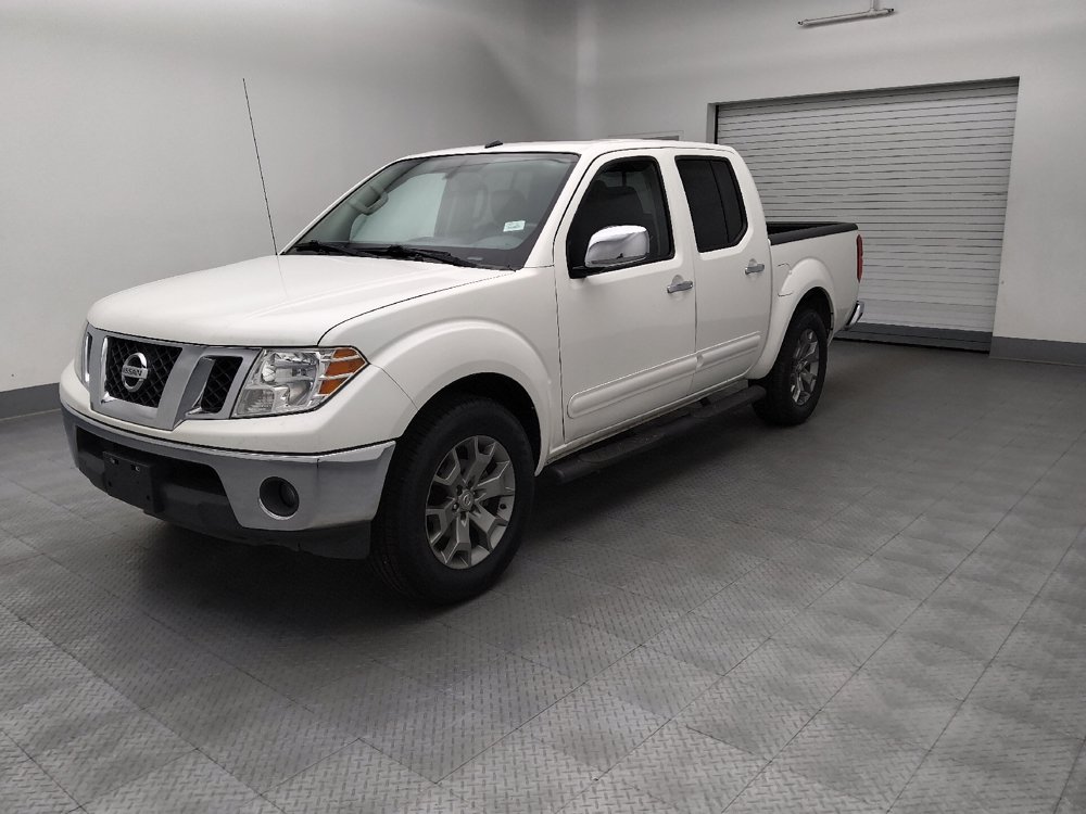 Used 2019 Nissan Frontier SL RWD image 2