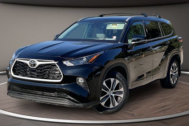 Used 2022 Toyota Highlander XLE