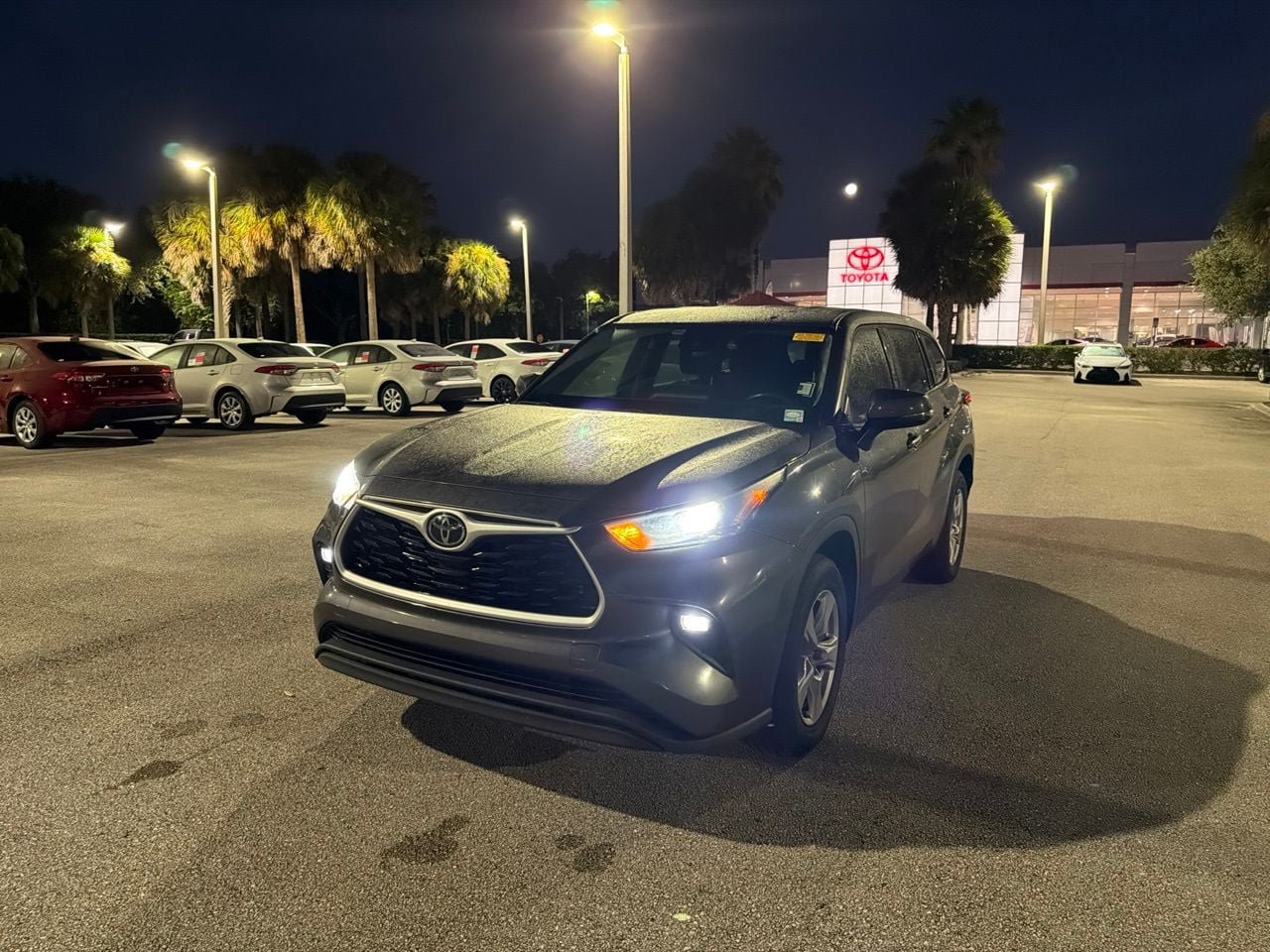 Used 2022 Toyota Highlander LE