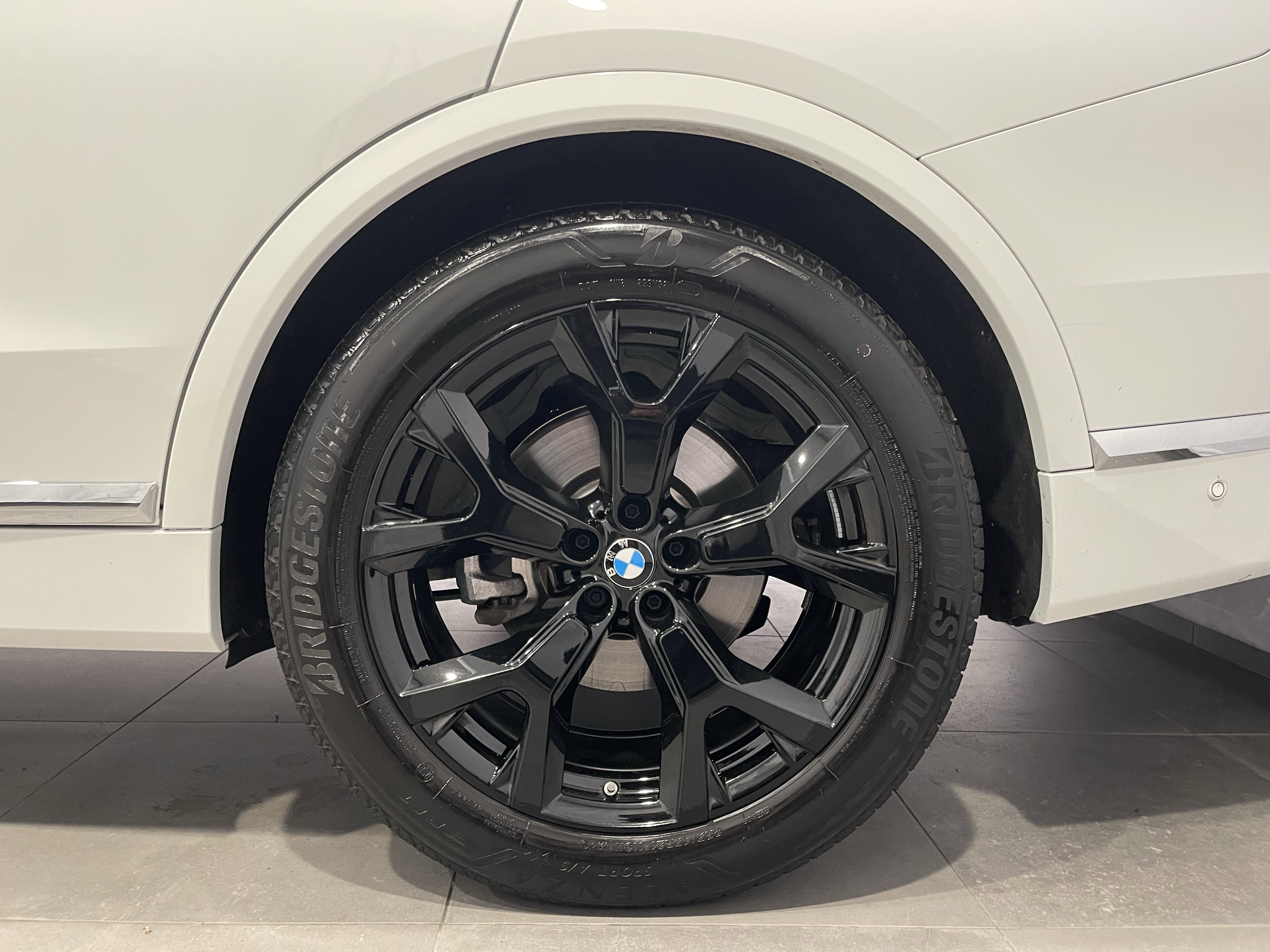 Used 2026 BMW X7 xDrive40i w/ Premium Package AWD/4WD image 8