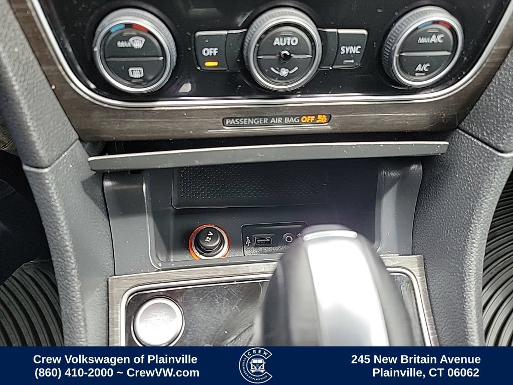 Used 2018 Volkswagen Passat 2.0T SE FWD image 8