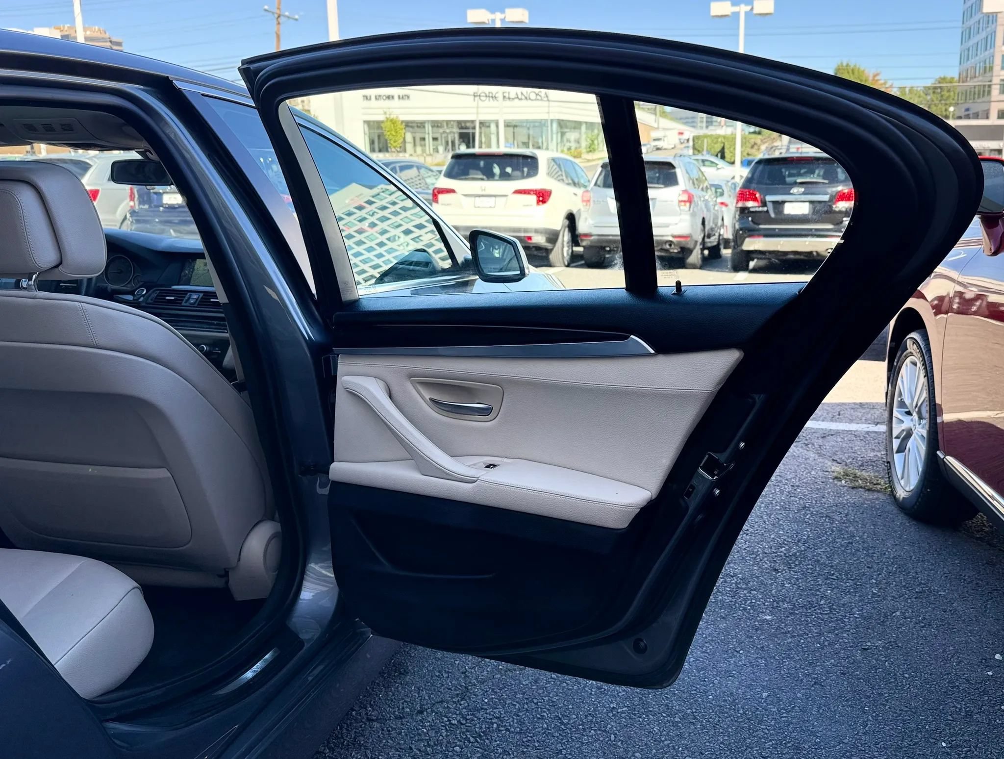 Used 2013 BMW 528i Sedan RWD image 32