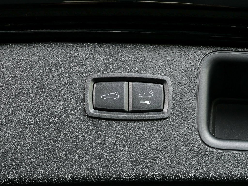 New 2026 Porsche Macan image 33