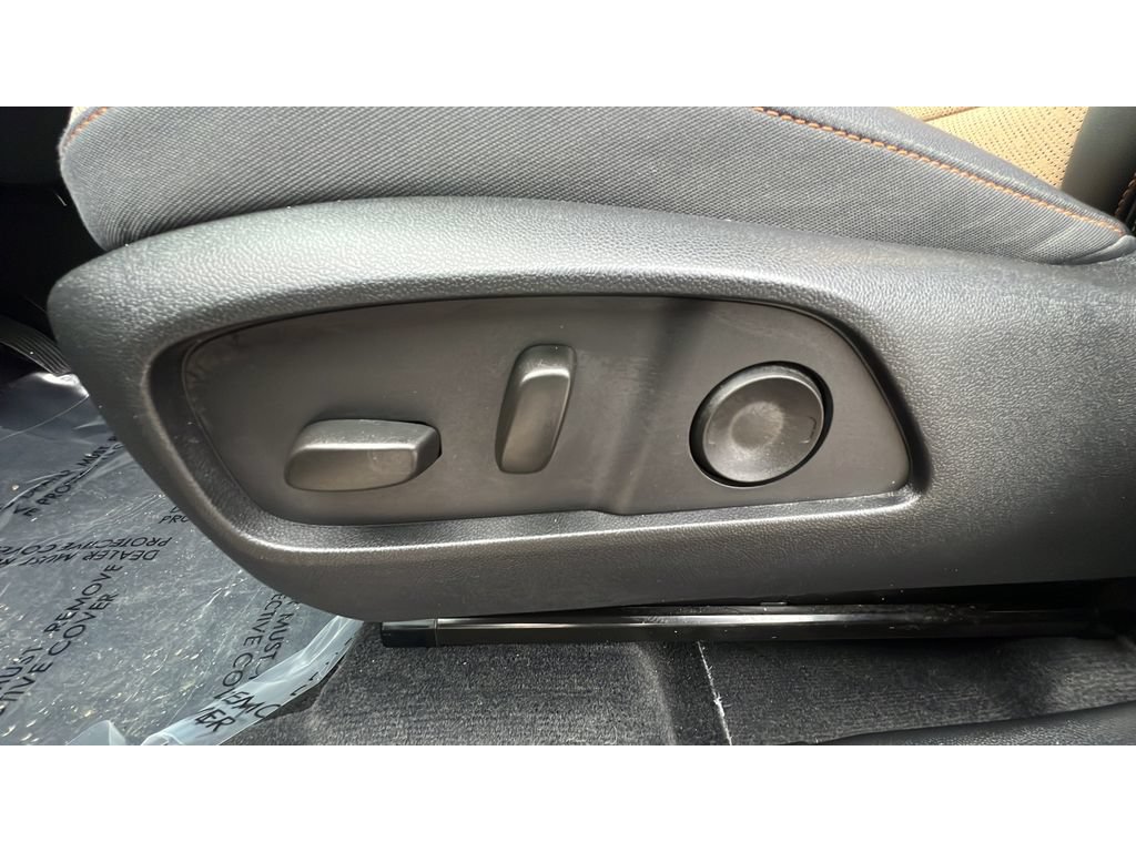 Certified 2025 Chevrolet Equinox ACTIV w/ Safety and Technology Package AWD/4WD image 25