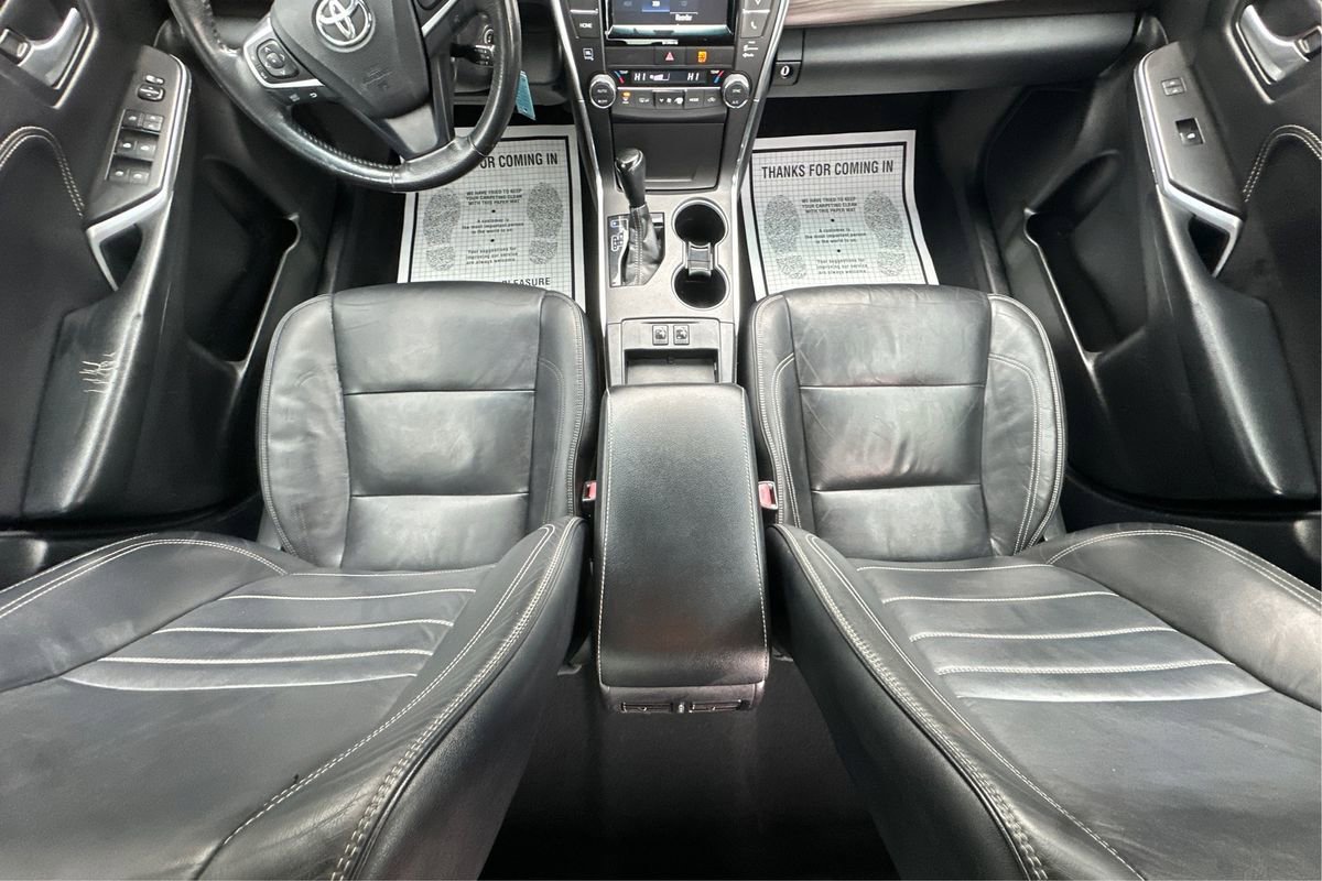 Used 2017 Toyota Camry XLE image 14