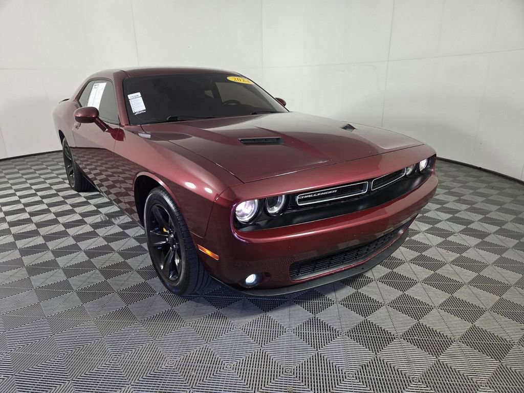 Used 2021 Dodge Challenger SXT RWD image 31