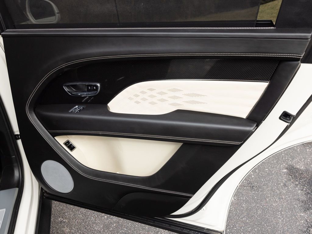 Used 2023 Bentley Bentayga Extended Wheelbase image 70