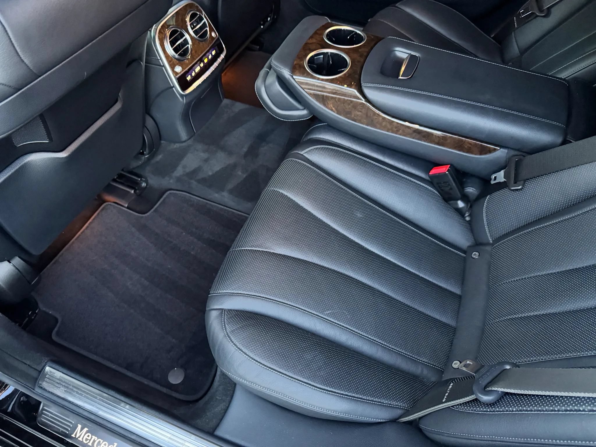 Used 2014 Mercedes-Benz S 550 Sedan image 23