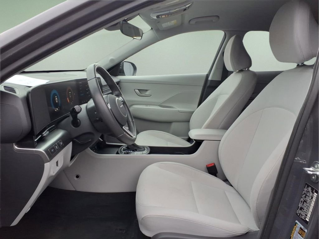 Used 2025 Hyundai Kona SEL image 4
