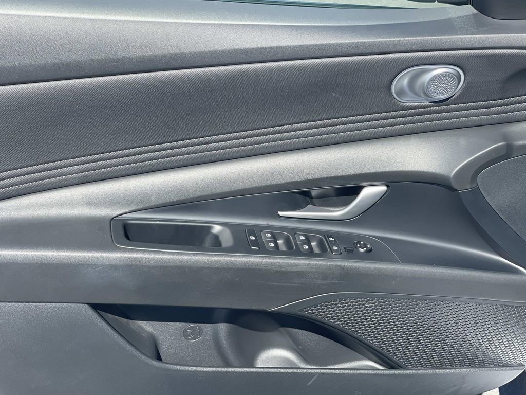 Certified 2024 Hyundai Elantra SEL w/ Convenience Package image 24