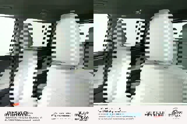 New 2025 Hyundai Santa Fe SE image 6