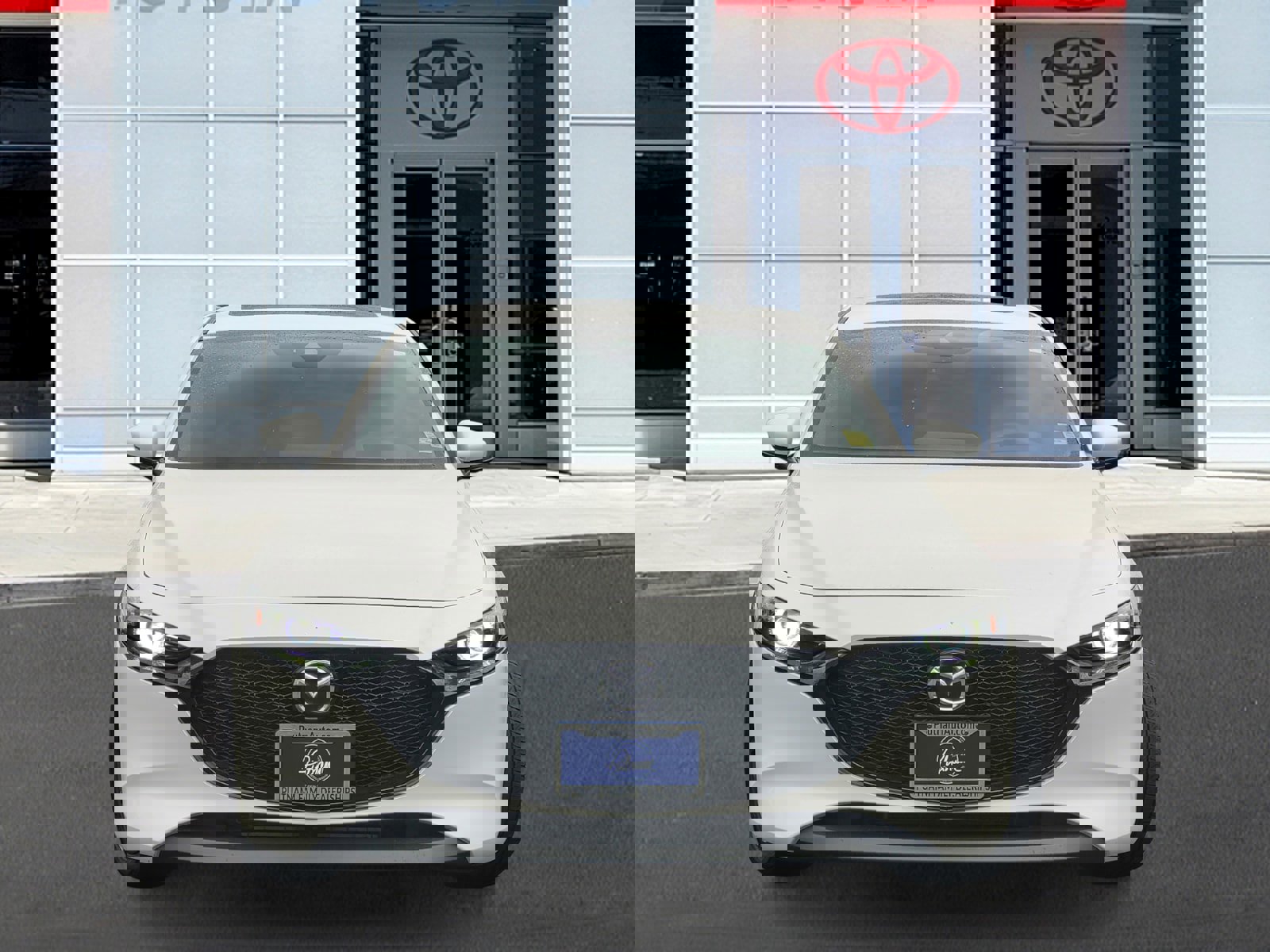 Used 2022 MAZDA MAZDA3 s image 2