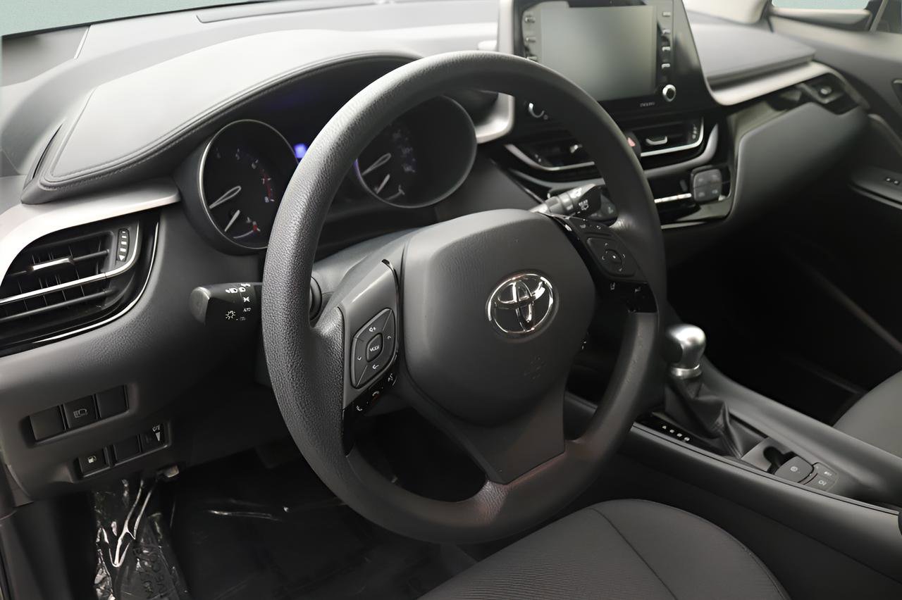 Used 2020 Toyota C-HR LE image 14