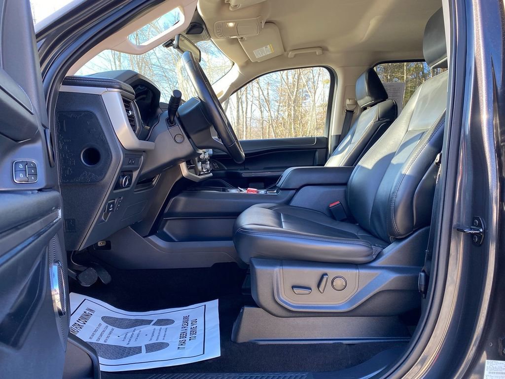 Used 2023 Ford Expedition XLT image 12
