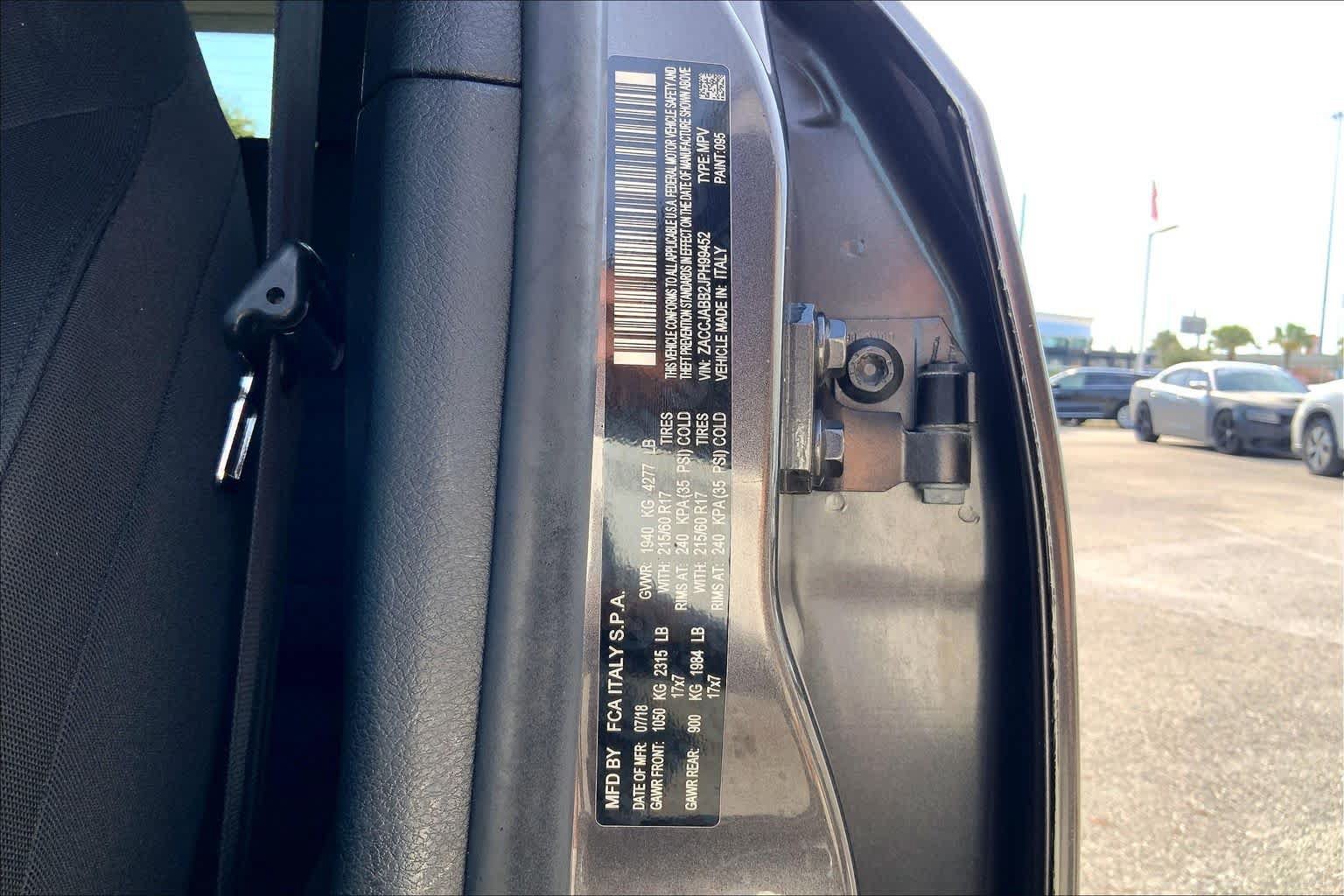 Used 2018 Jeep Renegade Latitude FWD image 37