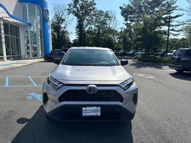Used 2023 Toyota RAV4 LE AWD/4WD video 3