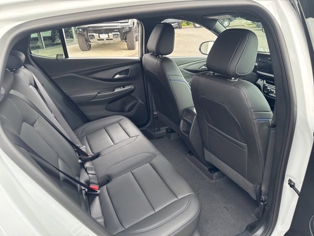 New 2025 Buick Envista Sport Touring image 18