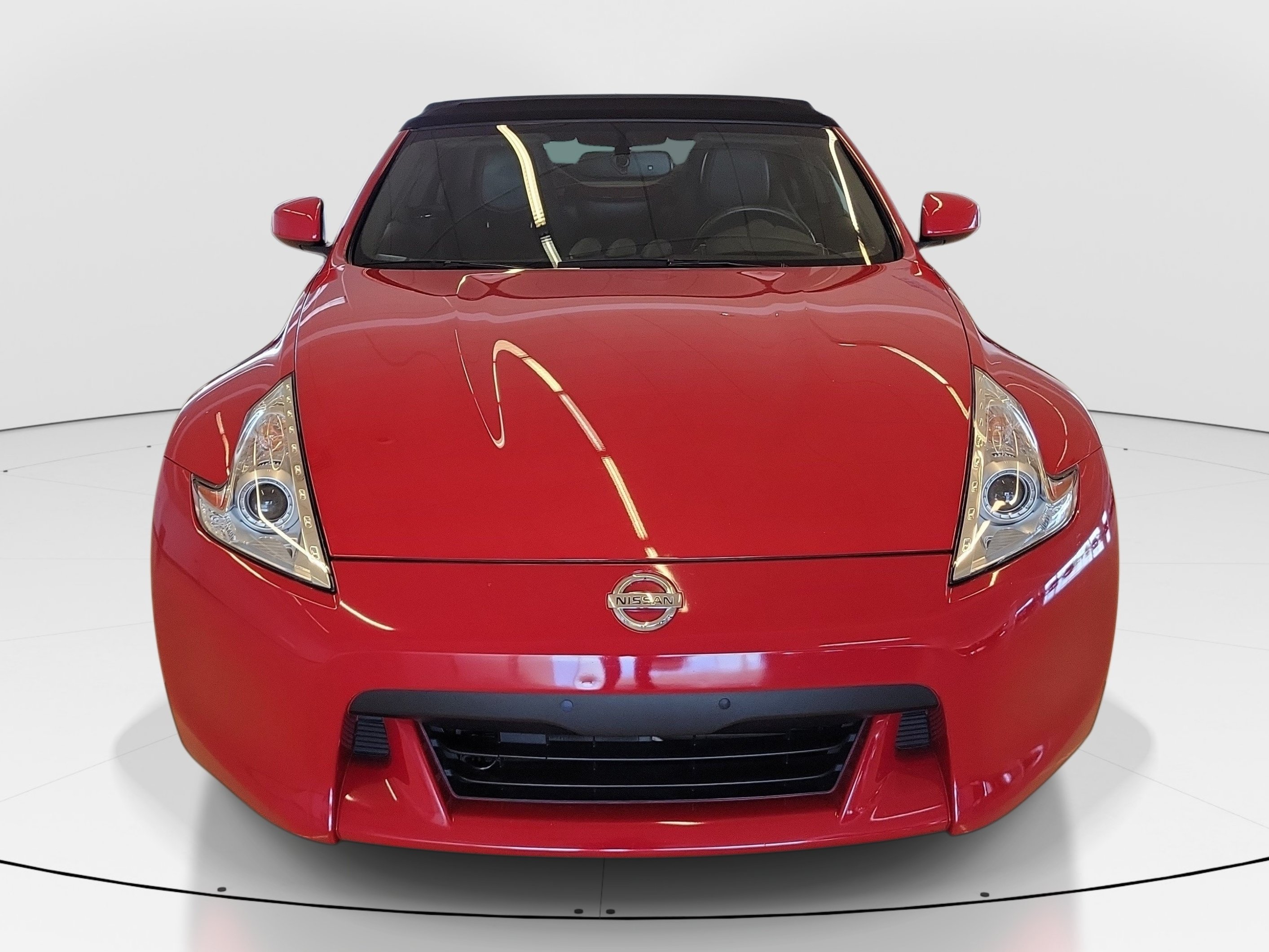 Used 2010 Nissan 370Z Touring RWD image 3