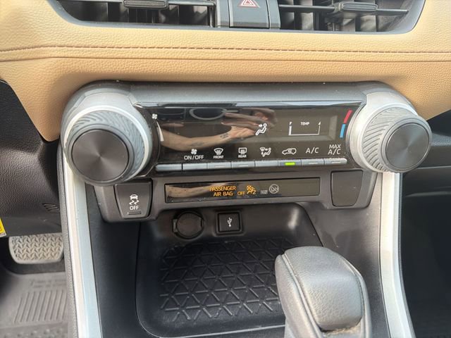Certified 2021 Toyota RAV4 LE FWD image 21