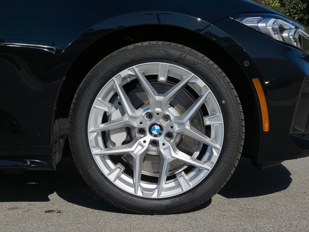 Used 2025 BMW 330i Sedan w/ Parking Assistance Package image 9