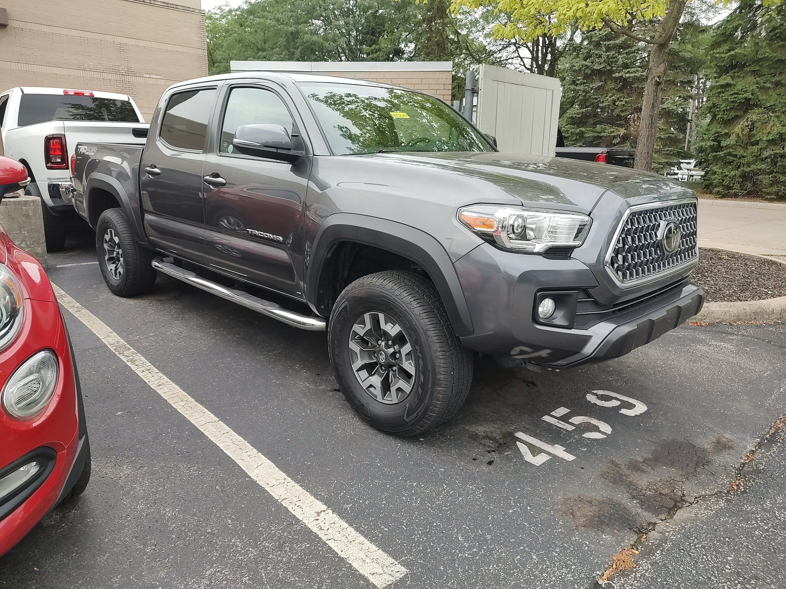Used 2019 Toyota Tacoma TRD Off-Road AWD/4WD image 1