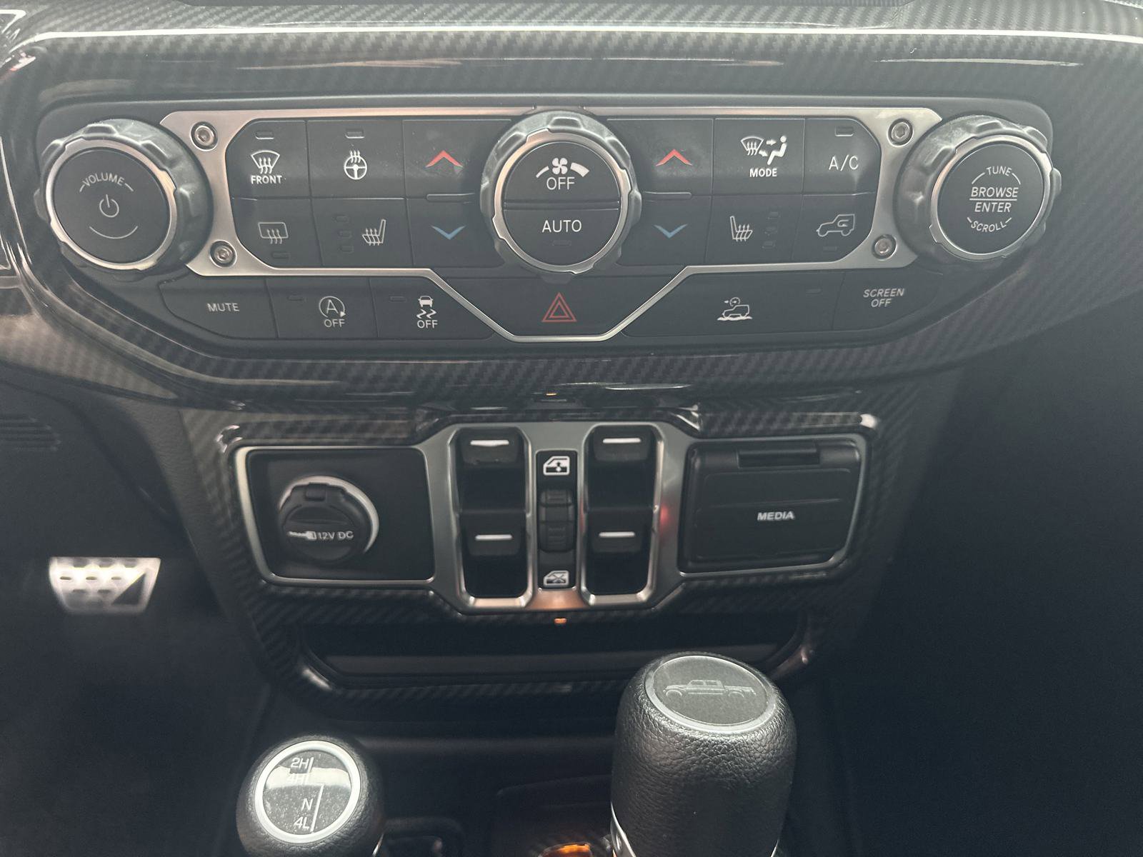 Used 2020 Jeep Gladiator Sport w/ Quick Order Package 24S image 18