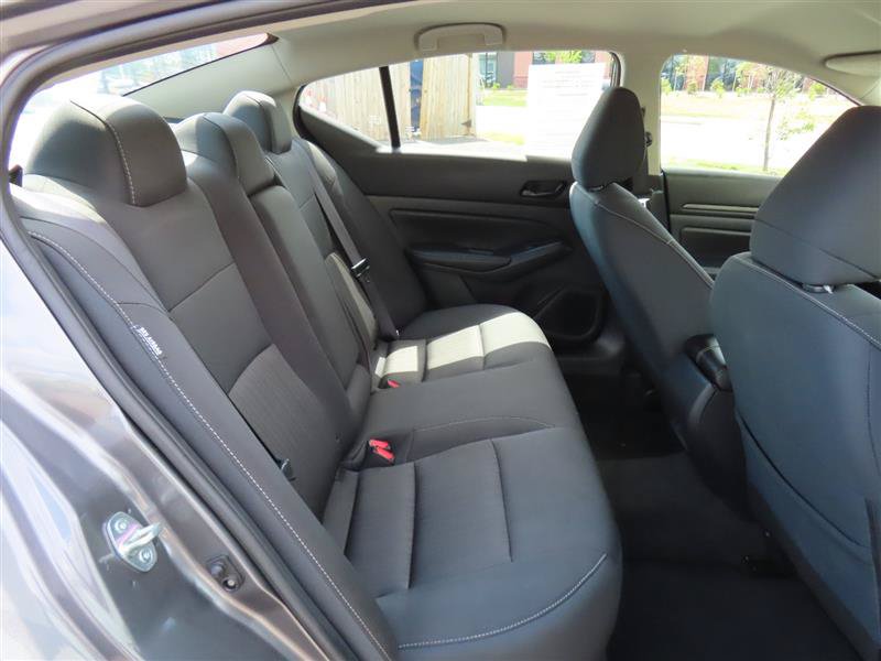 Used 2025 Nissan Altima 2.5 SV FWD image 33
