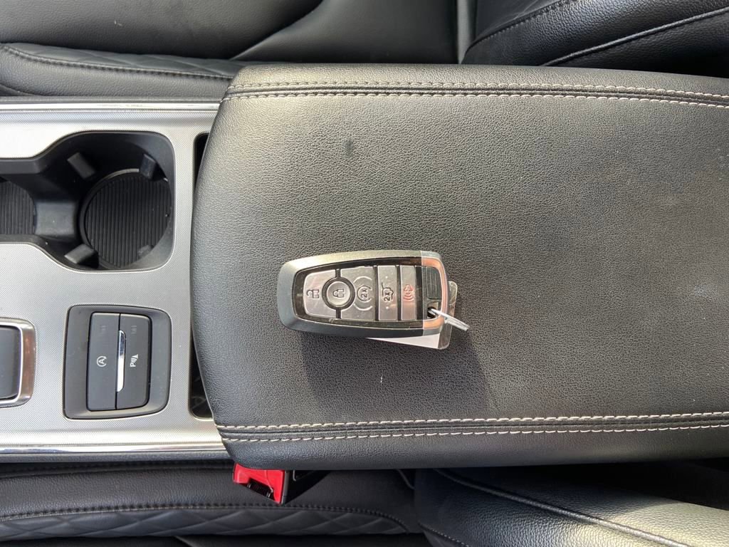 Used 2023 Ford Edge Titanium image 30