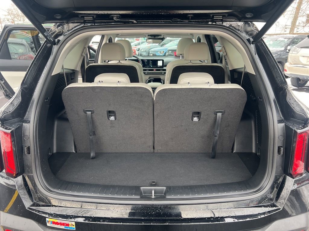 Certified 2025 Kia Sorento X-Line EX image 12