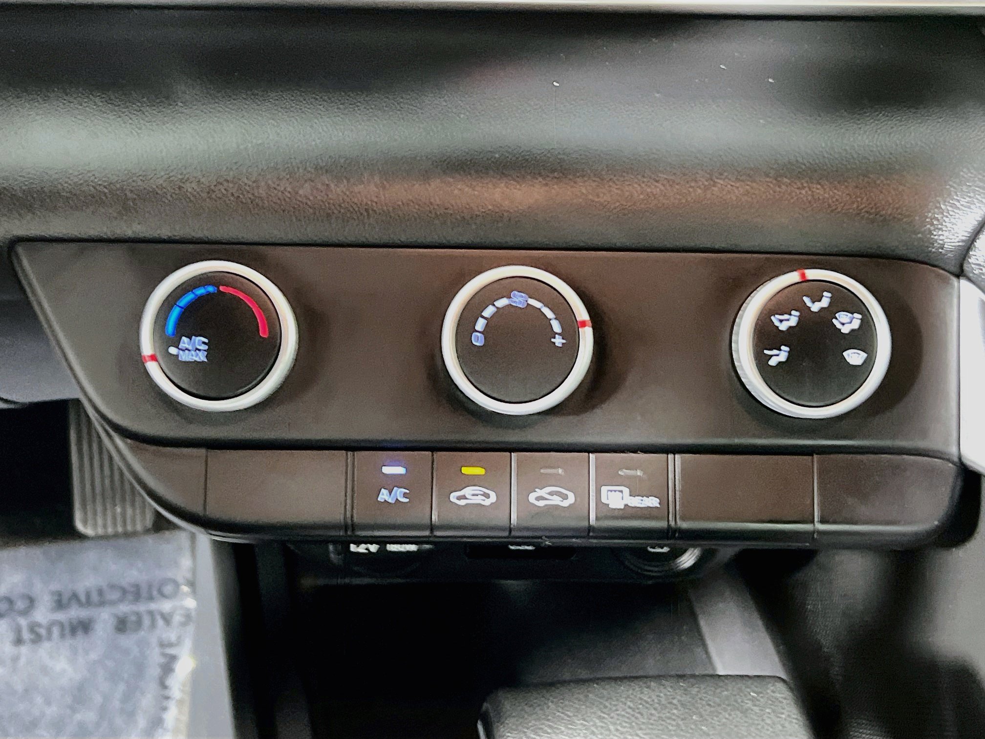 Used 2023 Hyundai Elantra SE FWD image 23
