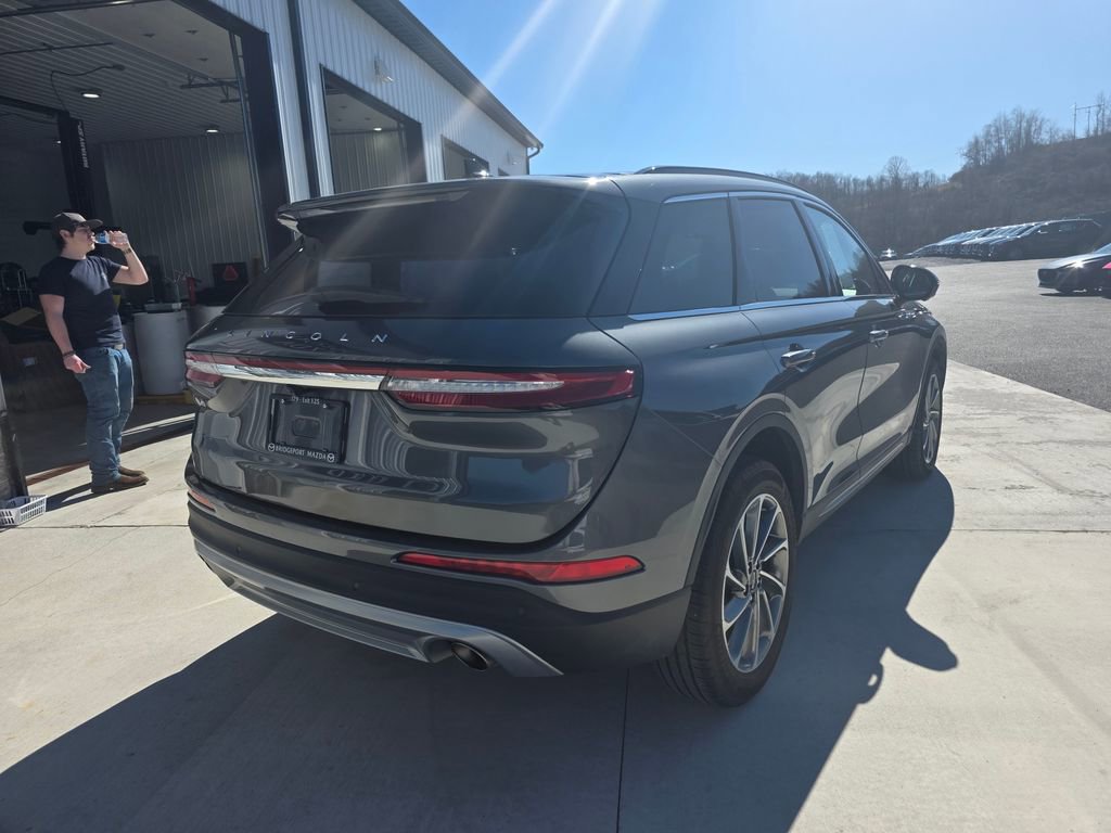 Used 2025 Lincoln Corsair AWD w/ Equipment Group 101A image 5