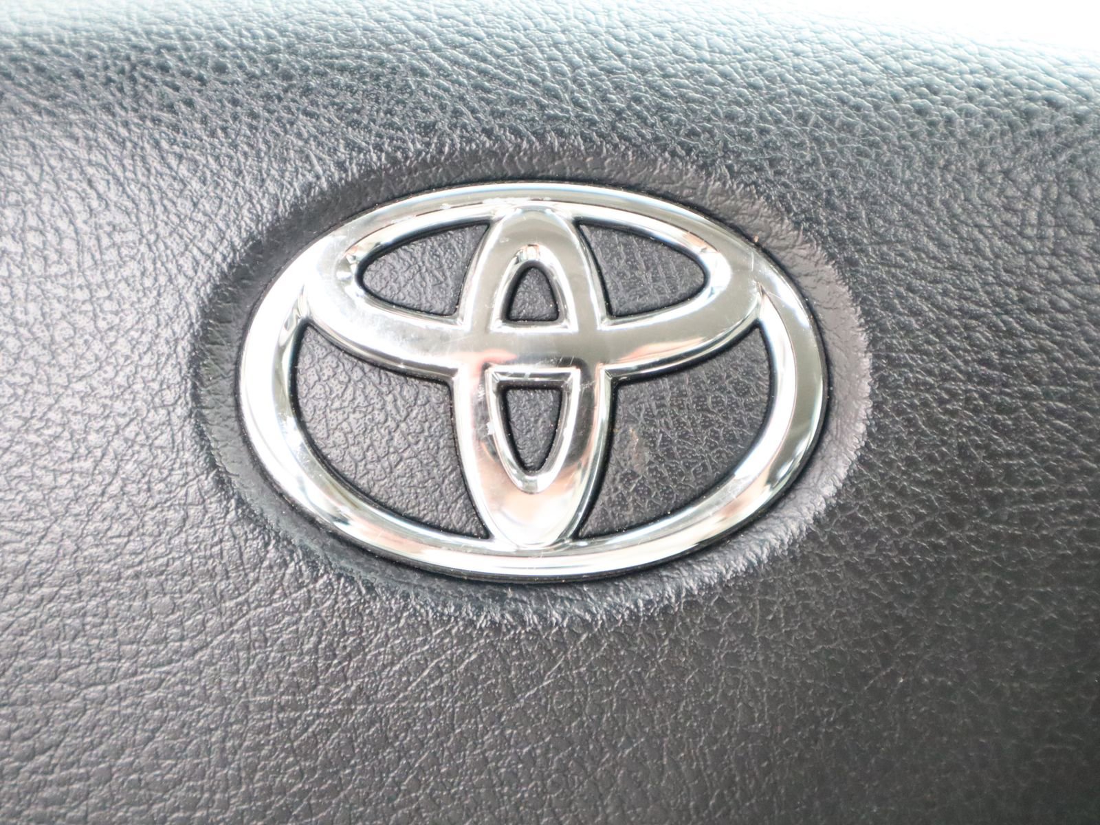 Used 2016 Toyota 4Runner Limited AWD/4WD image 33