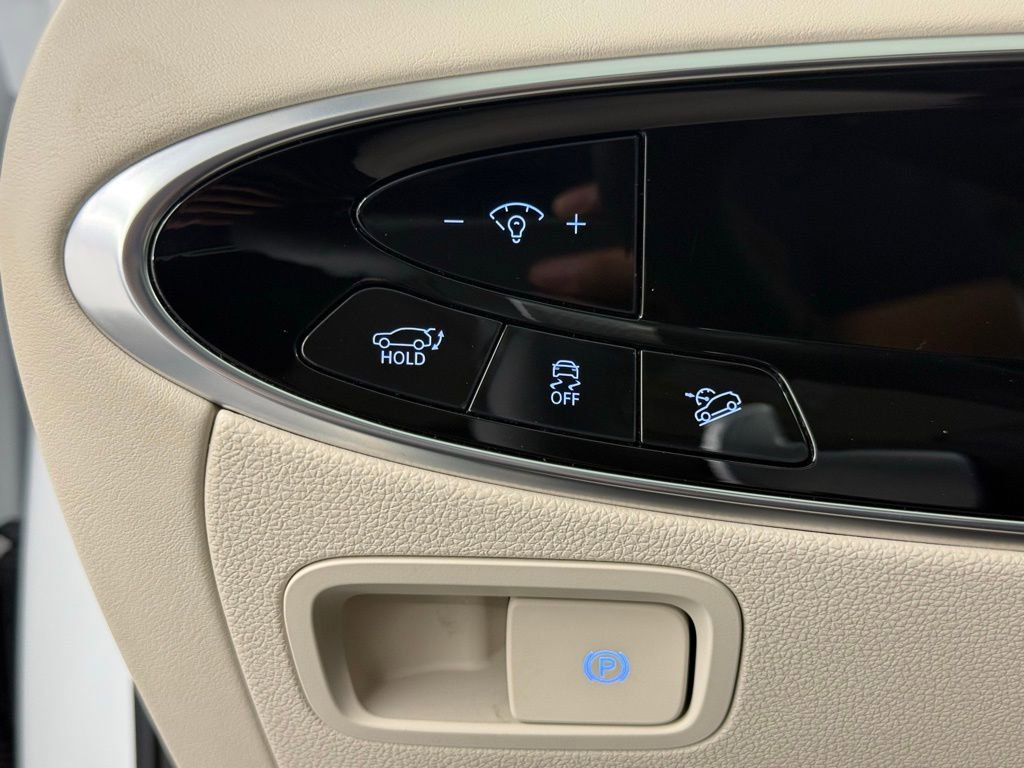 Used 2026 Genesis GV70 2.5T Select image 24