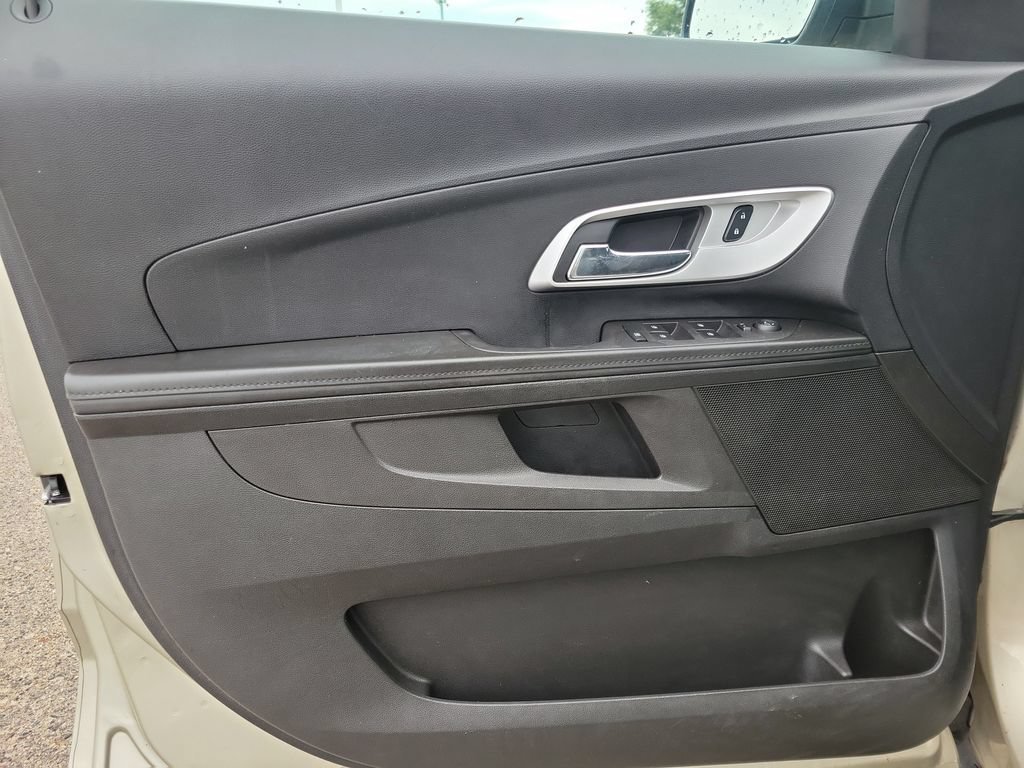 Used 2015 Chevrolet Equinox LS FWD image 14