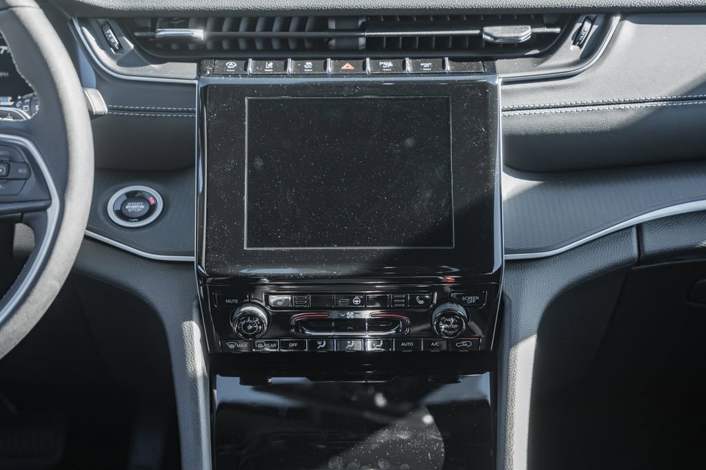 New 2025 Jeep Grand Cherokee Laredo X w/ Luxury Tech Group I image 20