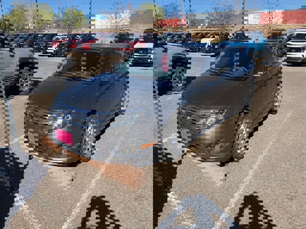 Used 2010 Ford Fusion SE image 1