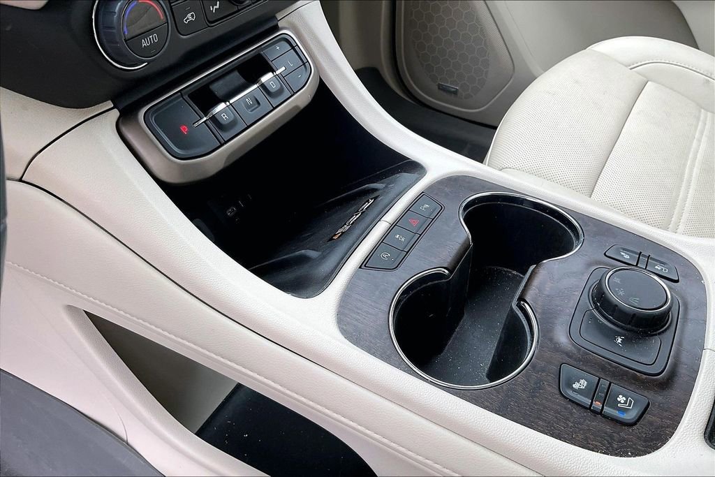 Used 2023 GMC Acadia Denali w/ Denali Technology Package FWD image 15