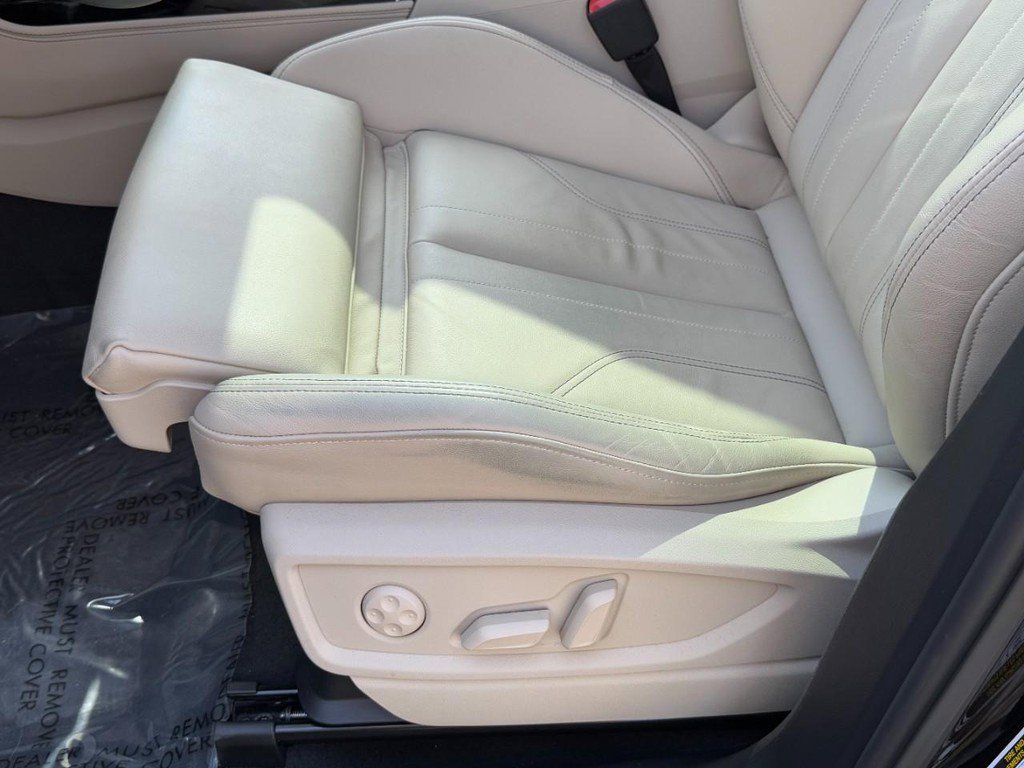 Used 2025 Audi Q5 e Premium Plus w/ Premium Plus Package image 25