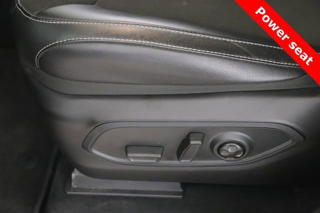 Used 2025 Jeep Grand Cherokee L Laredo image 18