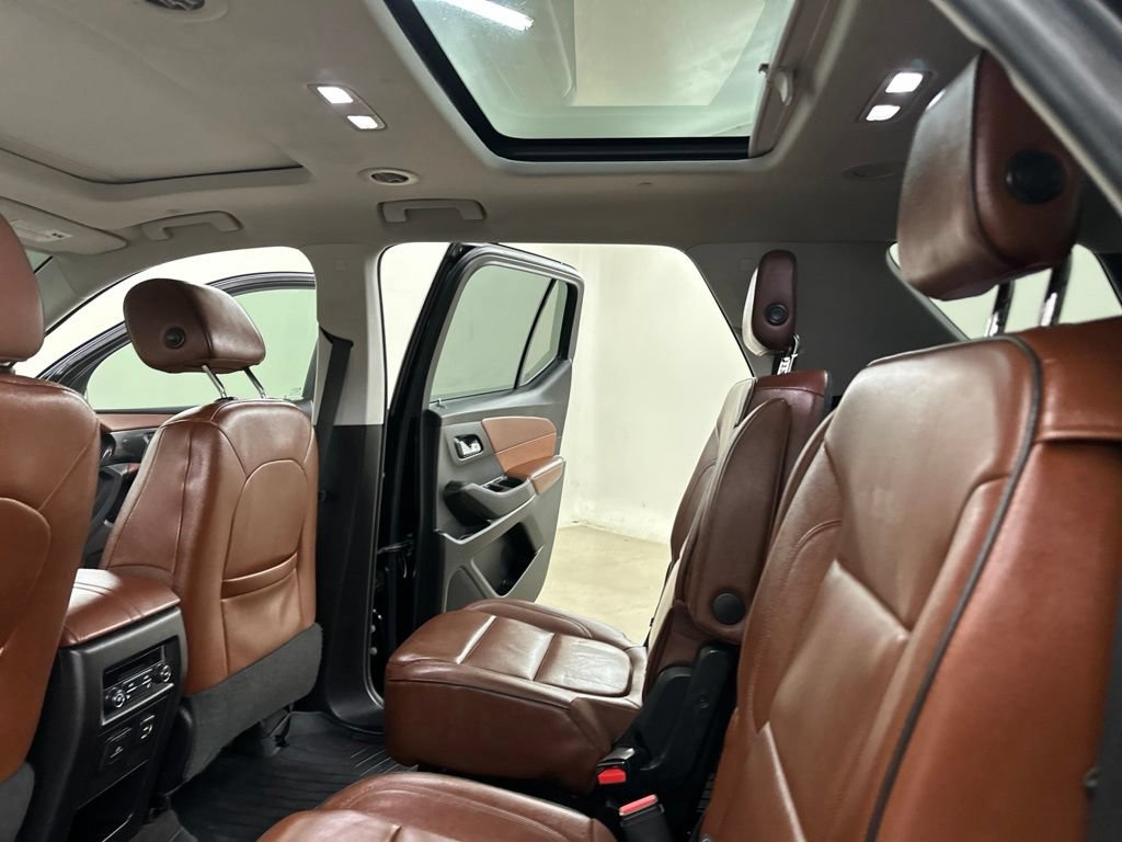 Used 2018 Chevrolet Traverse High Country AWD/4WD image 32
