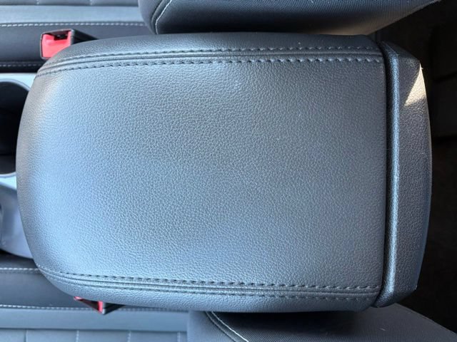 Used 2016 Ford Escape SE w/ Equipment Group 201A FWD image 25