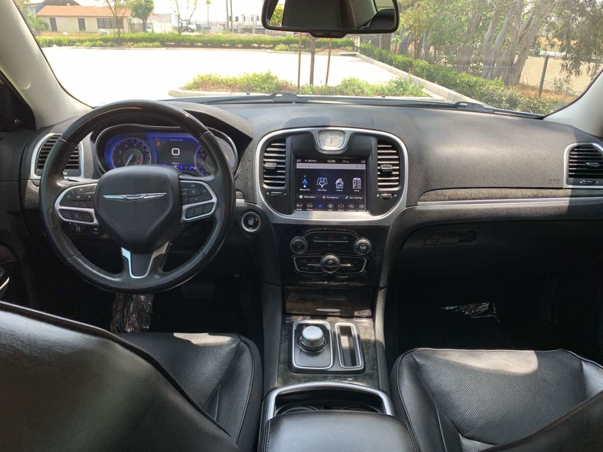 Used 2020 Chrysler 300 Limited image 22