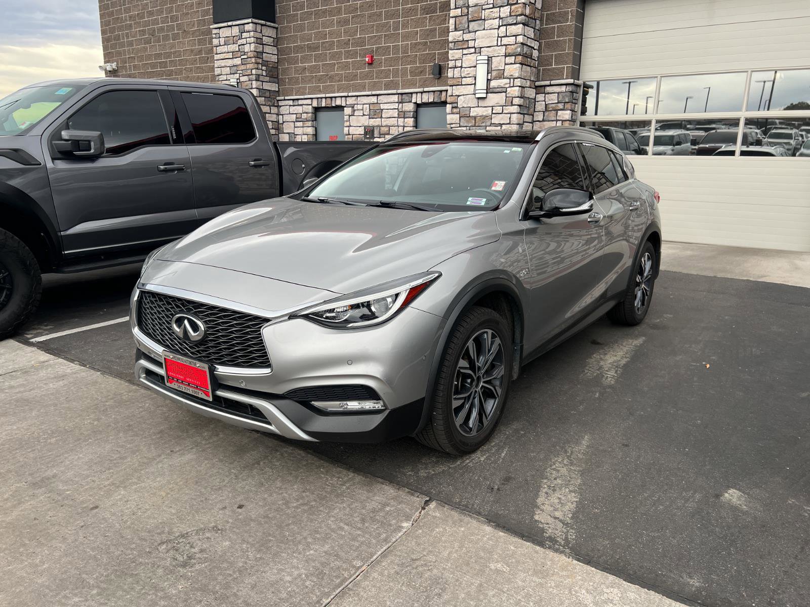 Used 2018 INFINITI QX30 Premium w/ Navigation Package image 7