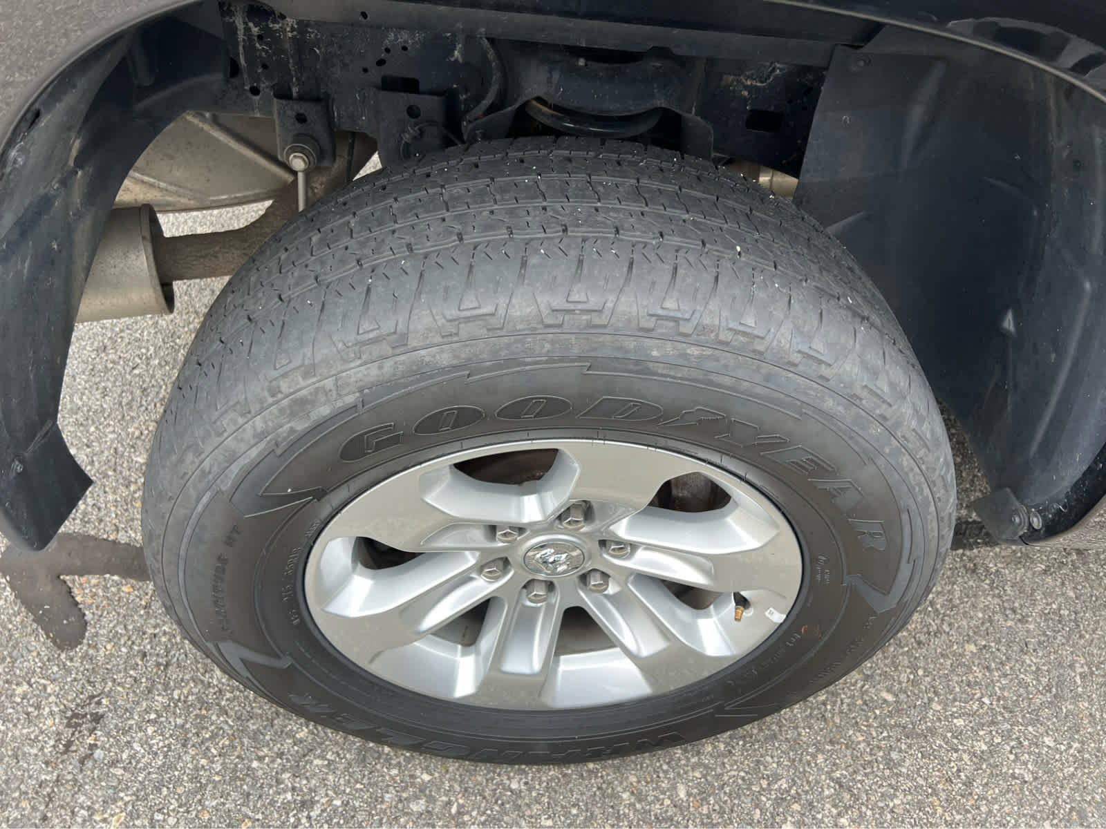 Used 2024 RAM 1500 Laramie image 14